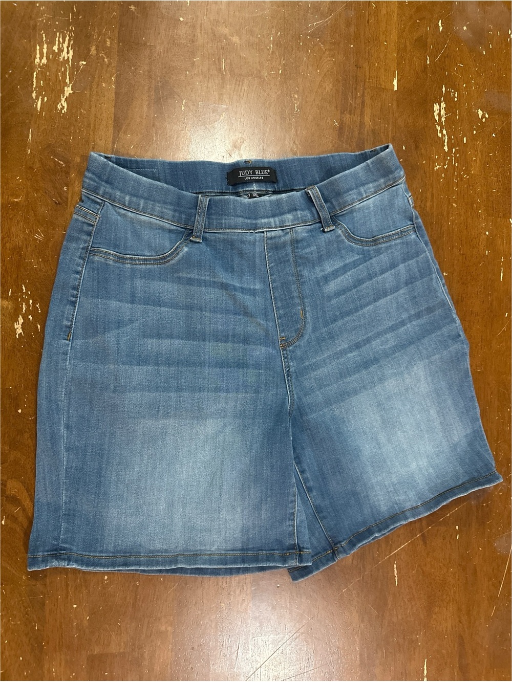 Judy Blue Light to Medium Wash Denim Waistband Shorts Size 1XL